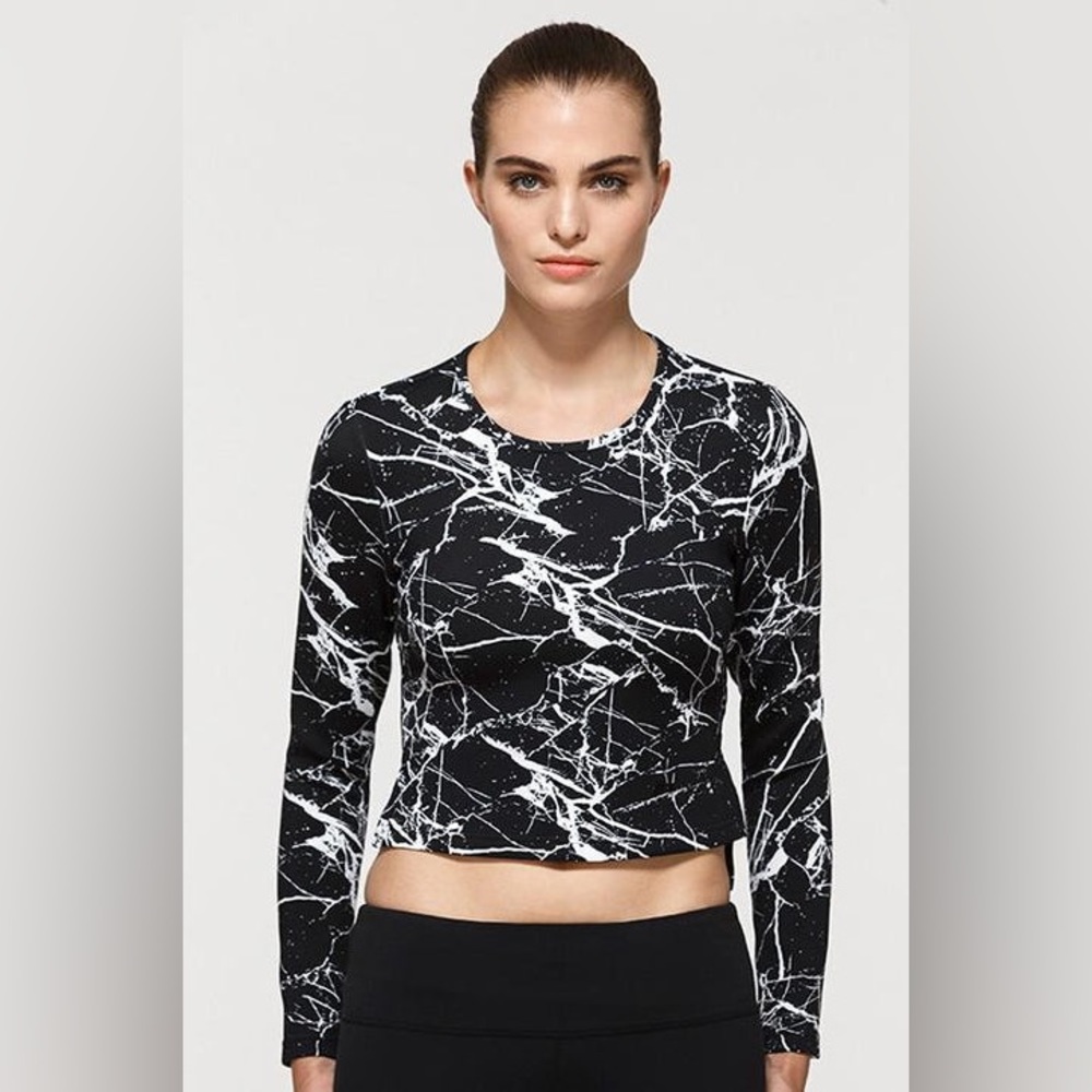 TITIKA Nine Iron Crop Top Black White Pattern Active Couture Shirt Large